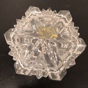 Mikasa snowflake covered box